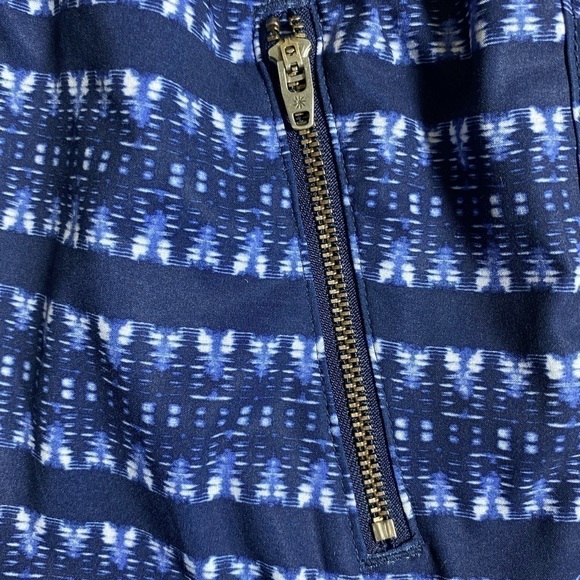 ATHLETA Blue & White Stripe Ikat Sway Shorts Drawstring Elastic Waist Geometric - Picture 7 of 8